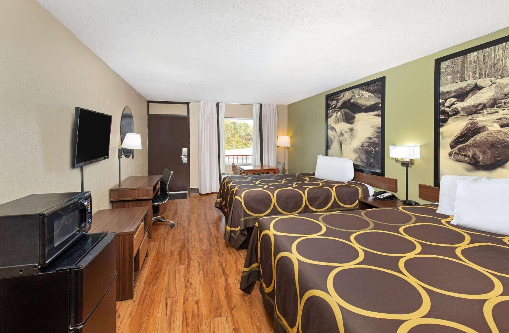 Super 8 By Wyndham Motel