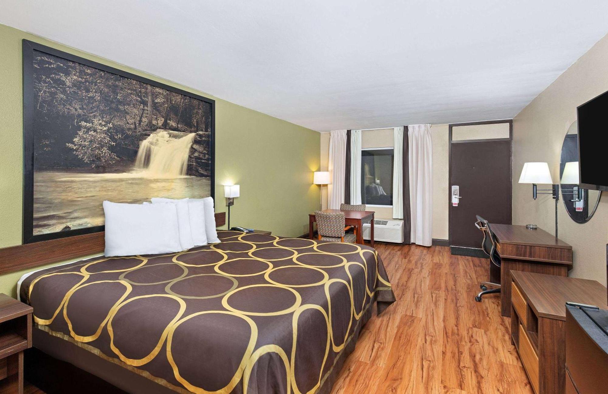 Super 8 By Wyndham Motel 3*