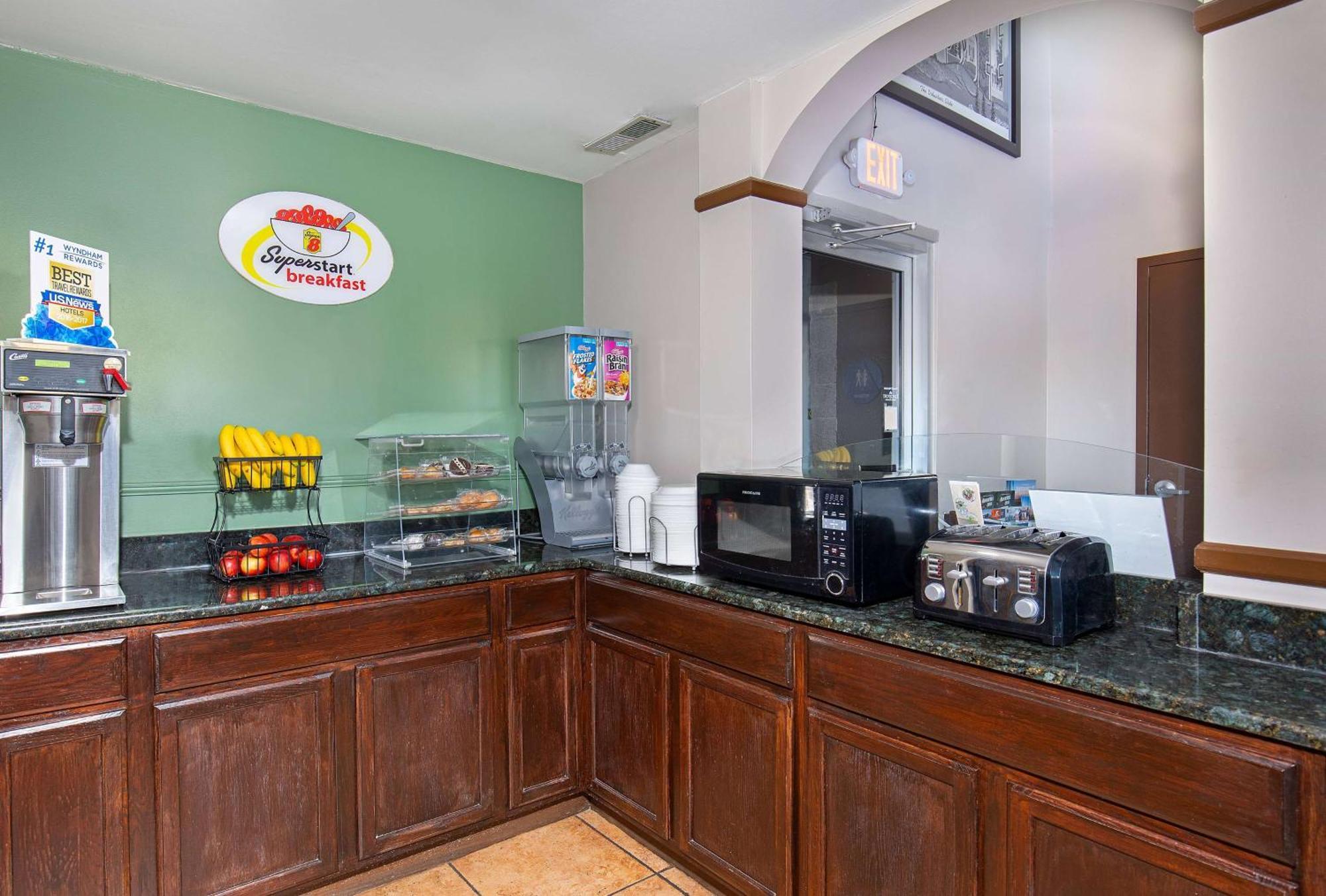 Super 8 By Wyndham 3*