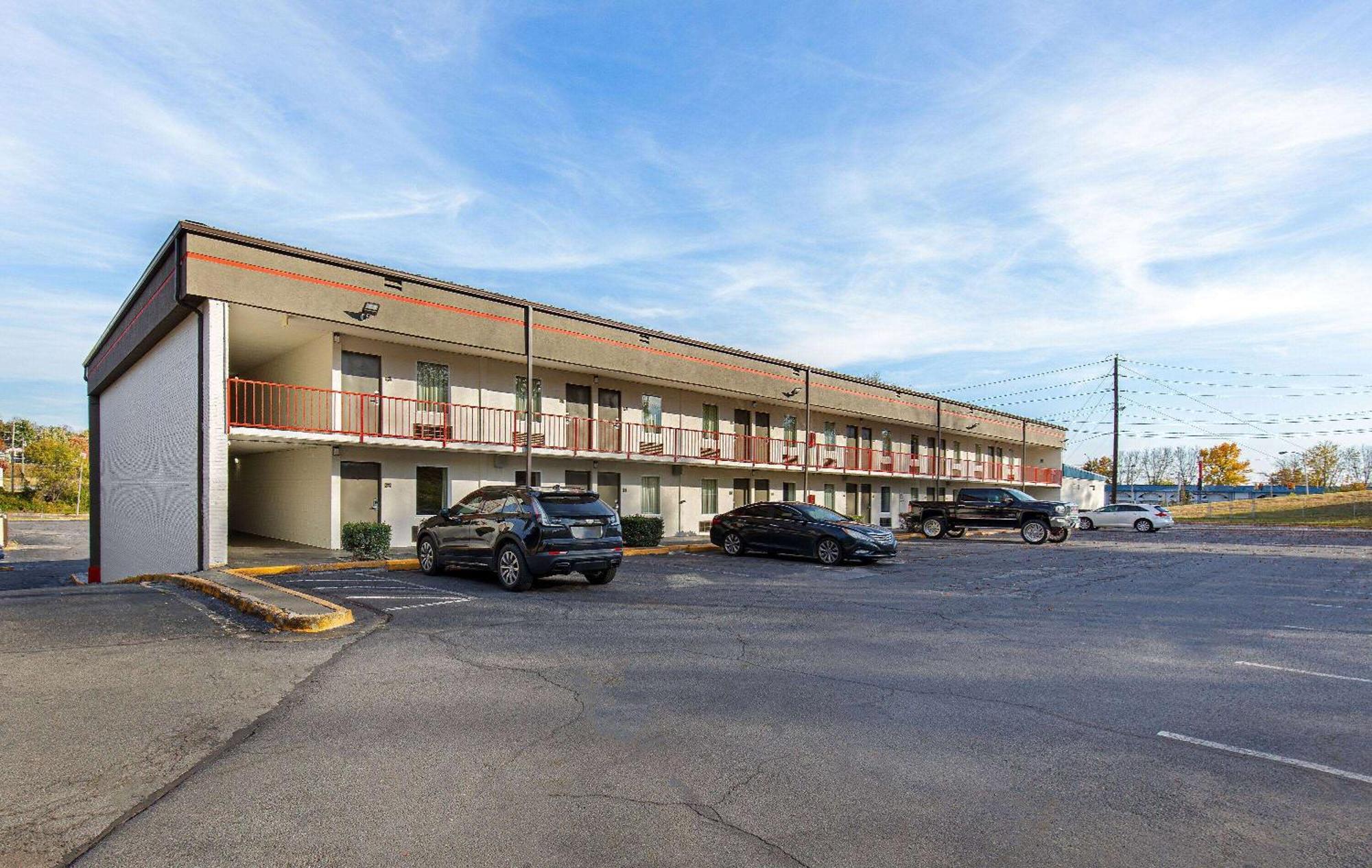 Super 8 By Wyndham Motel 3*