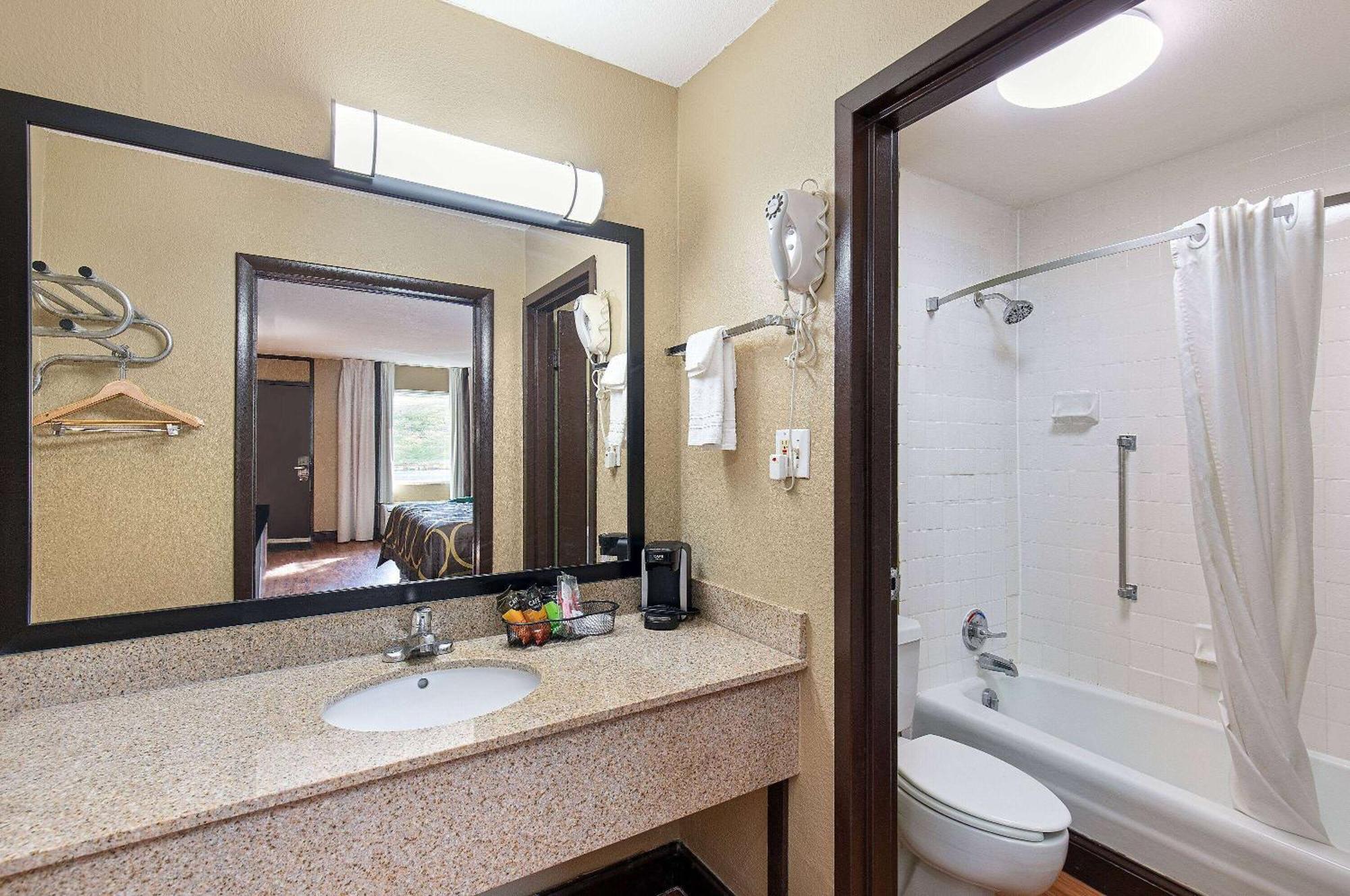 Super 8 By Wyndham Motel 3*