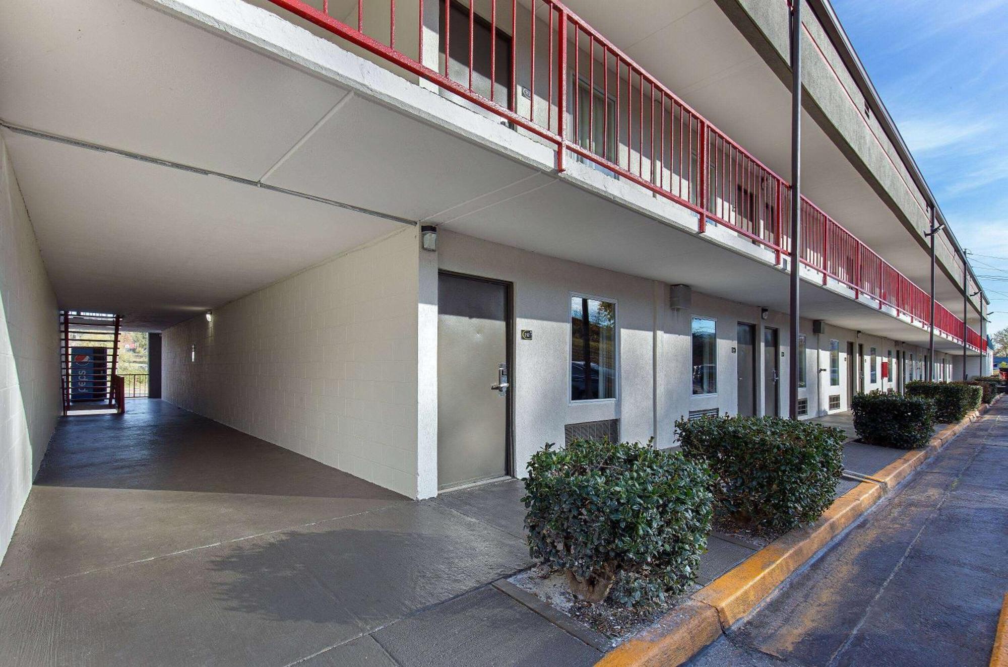 Super 8 By Wyndham Motel 3*